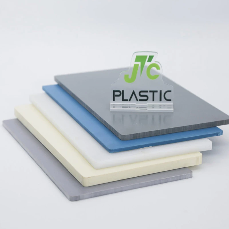 Van különbség az UPVC és a PVC lap között?